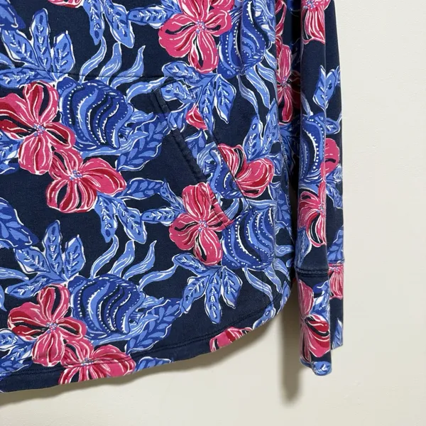 Lilly Pulitzer UPF 50+ Skipper Popover in Low Tide Navy‎ Its Ofishell Blue Pink - Image 4