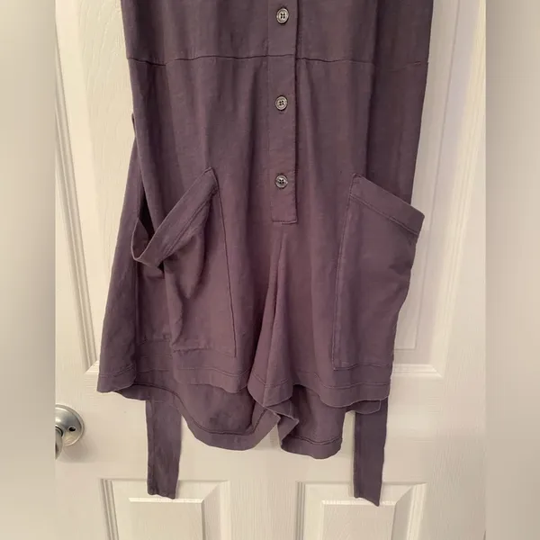 Anthropologie t.la NWOT Shorts Top with a Wrap - Image 3