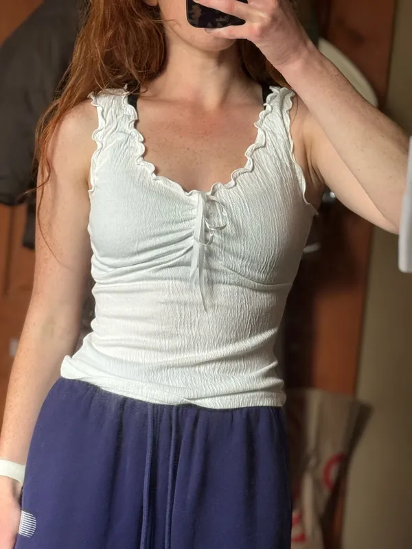 Brandy Melville Tie Front White Lettuce Trim Tank - Image 5