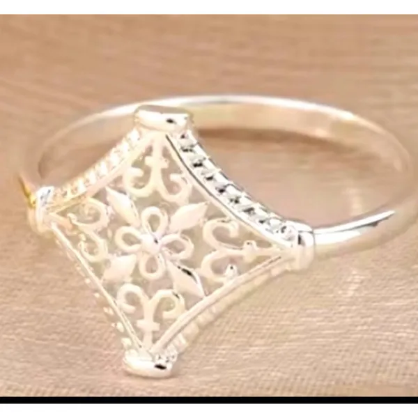 NEW 14k White Gold-Plated 316L Cut Out‎ Filigree Hollow Flower Ring, Size 7 - Image 11