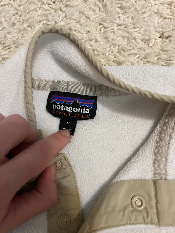 Patagonia Synchilla T Strap Beige And White Medium - Image 3