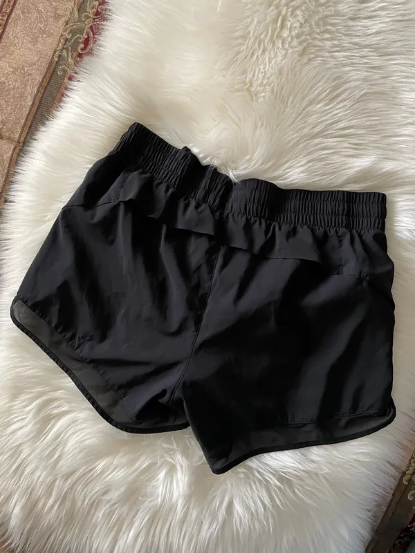 Athleta Women's Mesh Racer Run High Rise 3" Short - Image 6
