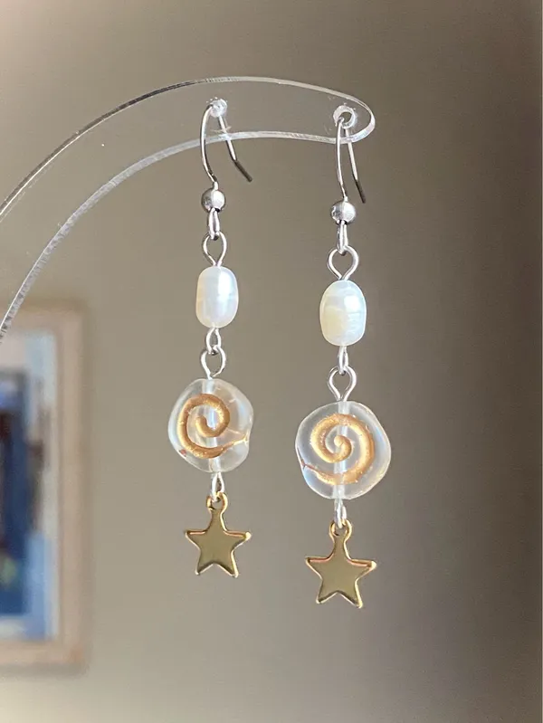 Handmade boho grunge fairy whimsical funky style quality Czech glass swirl pearl dangle earrings🌀⭐️ - Image 3