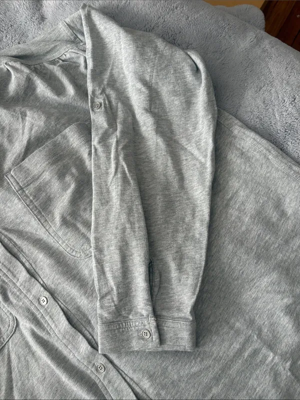 NWT Women’s aerie Light Gray Oversized Button-Down Shirt Size M - Image 5