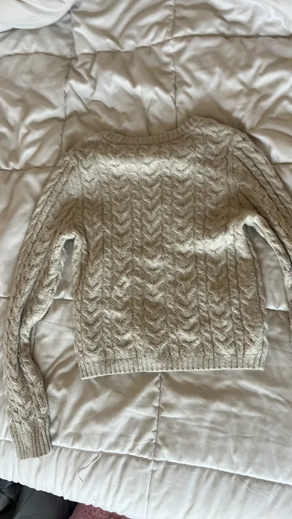 American Eagle Outfitters Sweater - Image 3