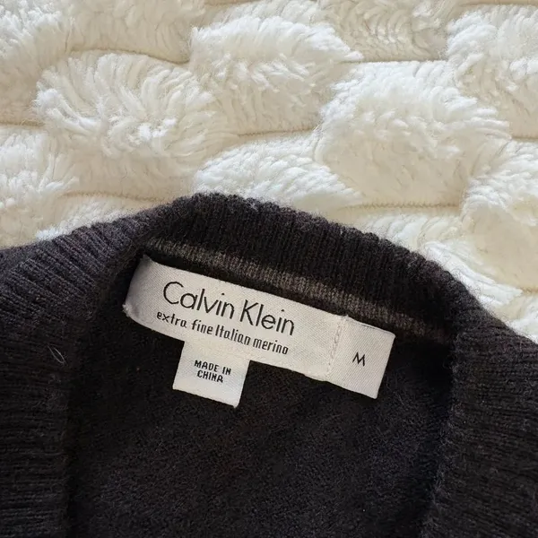 Calvin Klein Extra Fine Italian Merino V-Neck Sweater Size M Black - Image 4