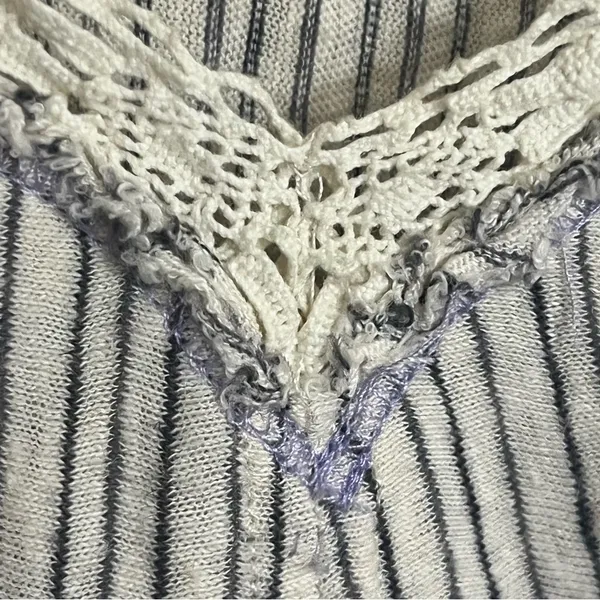 We the Free‎ Women's Size Medium Gray Cream Striped Tank Crop Top Flowy Summer - Image 8