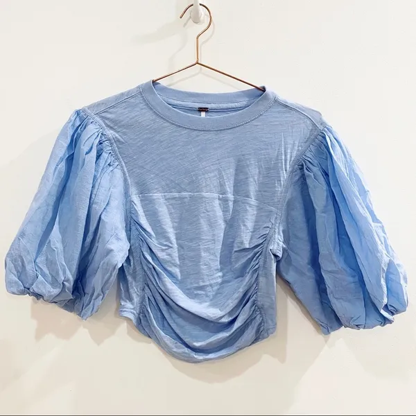 Free people light blue puff sleeve top NEW - Image 3