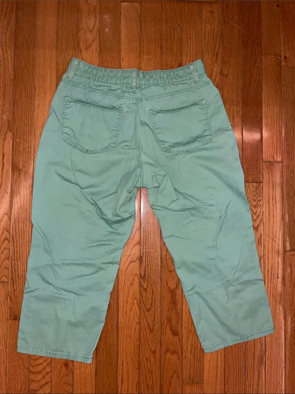 Lee’s Mint Green Capris - Image 4