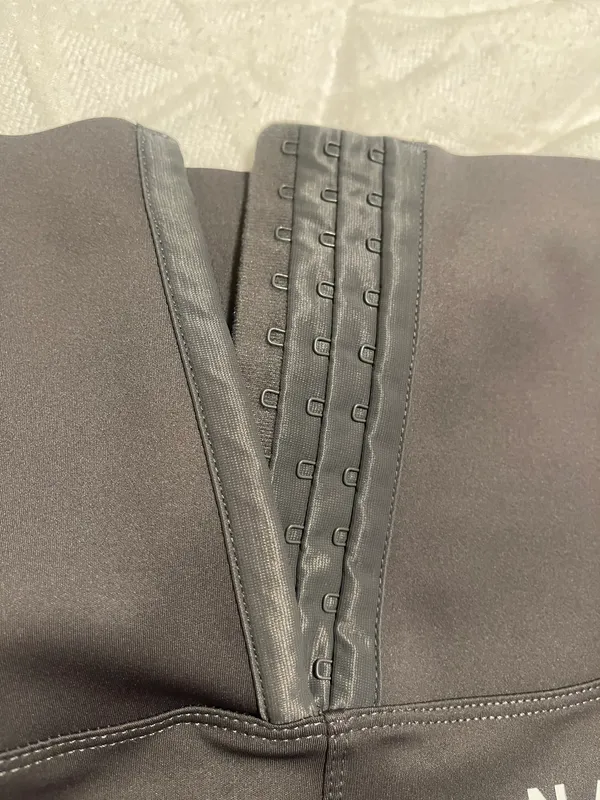 Naturyl Waisted Trainer Built In Leggings Gray - Image 3