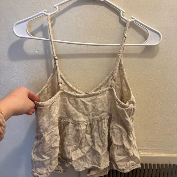 Abercrombie & Fitch Cream Tan Sleeveless Crop Top - Image 3