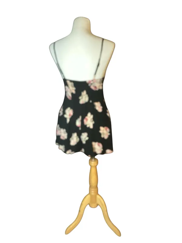 Kimchi Blue Urban Outfitters Floral Romper - Size M - Black Pink Boho Smocked - Image 2