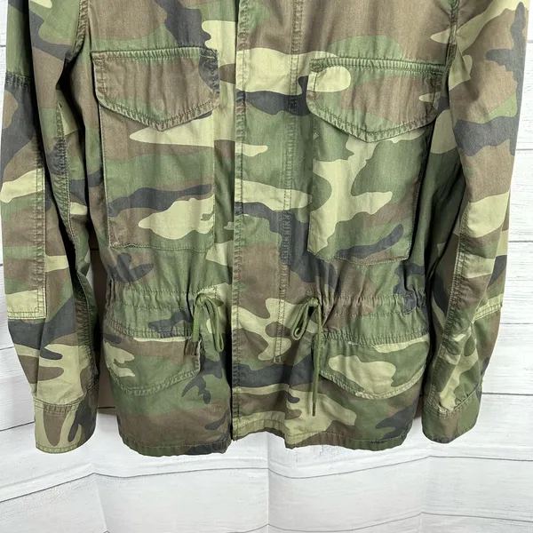 TNA Aritzia Womens size Small Camo Utility Jacket Green Adjustable Waist - Image 4