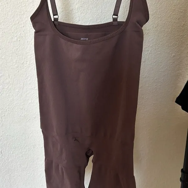 SKIMS shapewear bodysuit seamless sculpt open bust bodysuit cocoa NWOT size 2X - Image 6