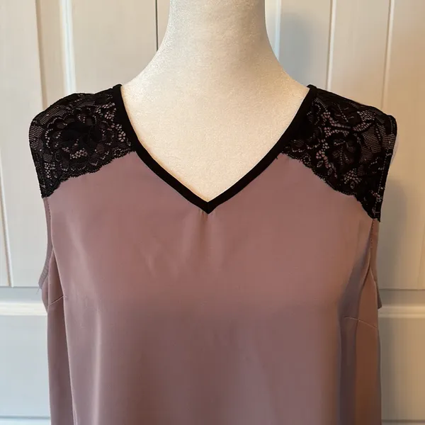 NWOT V - Image 2