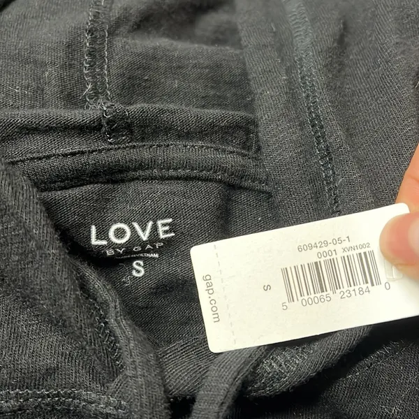 Love by GAP‎ pullover hoddie - Image 3
