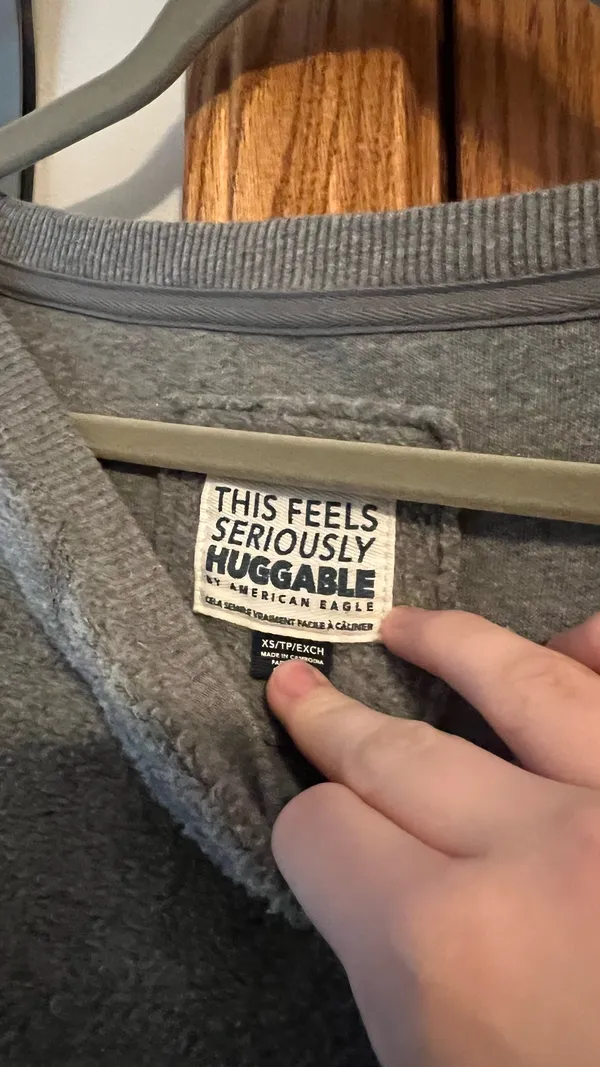 American Eagle Big Hug Sweatshirt - Image 4