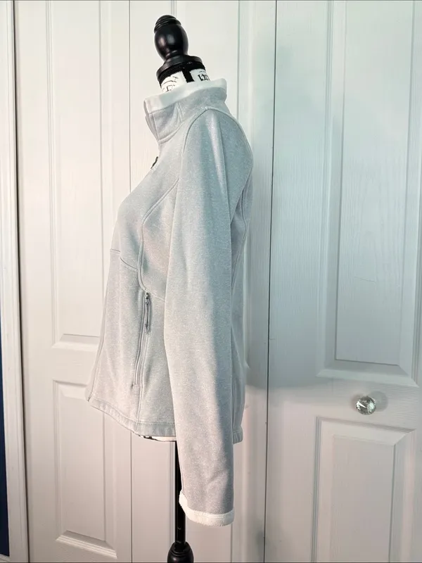 The North Face Women's Agave Full-Zip Soft Fleece Jacket in Light Grey - Image 2