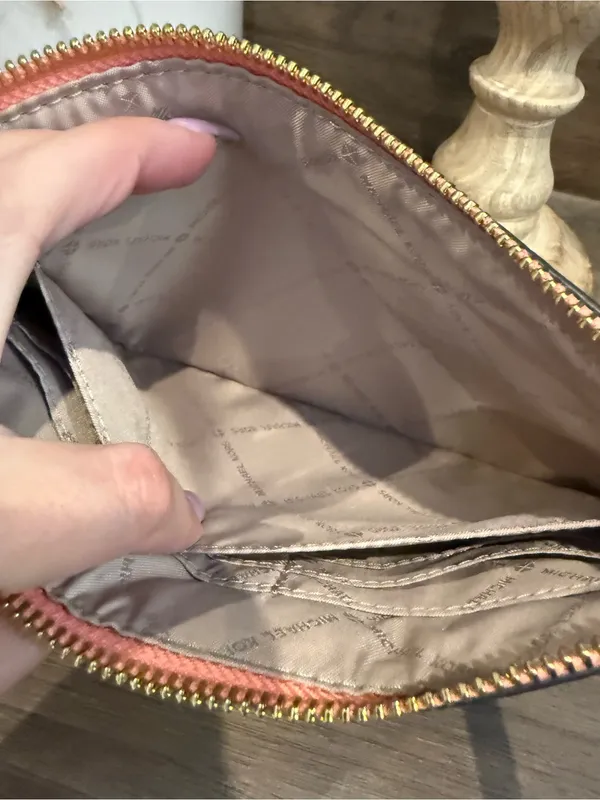 MICHAEL KORS Peach Leather Wristlet Clutch - Image 9