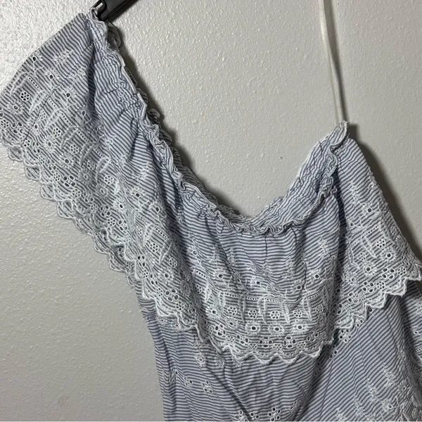 American Eagle Women Blue Embroidered‎ Ruffle One Shoulder Top Blouse XS - Image 4