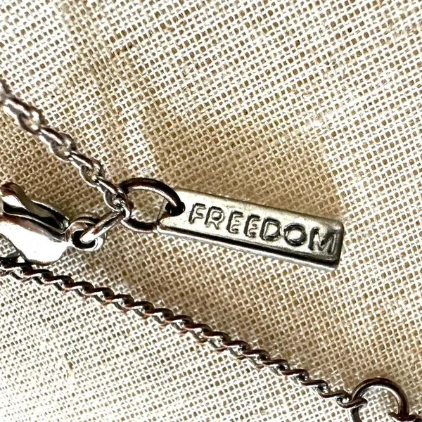 Freedom silver tone bull head cow skull pendant necklace - Image 4