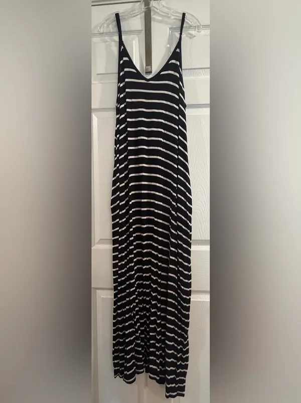 Zenana Outfitters Black and White Striped Maxi Dress With Pockets - Image 3