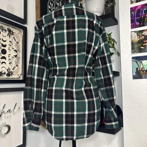 L.I.F.E Dark Green Plaid Button-Down Flannel Womens Size M - Image 2