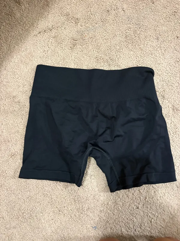 Gymshark Everyday Seamless Shorts - Image 2