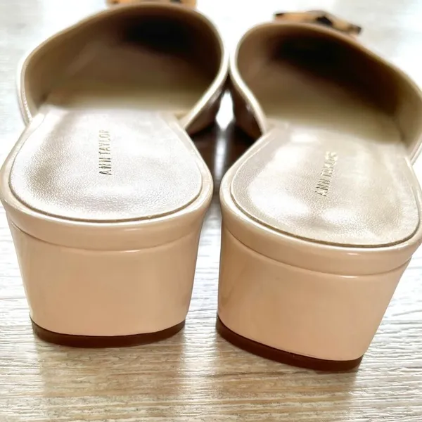 Ann Taylor Tortoiseshell Buckle Patent Leather Mule Kitten Heel Pumps | Nude 8.5 - Image 5