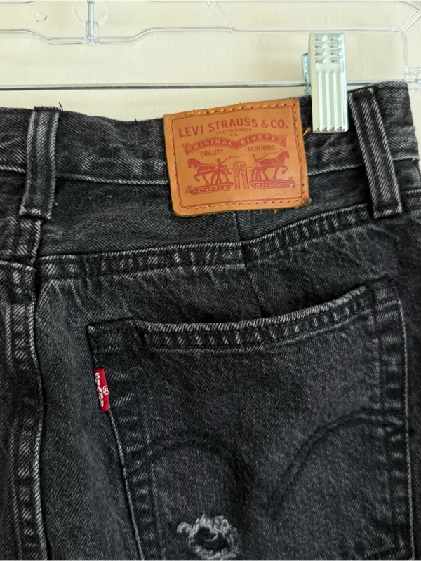 Levi's Black Distressed Denim Skirt with Raw Hem - Image 3