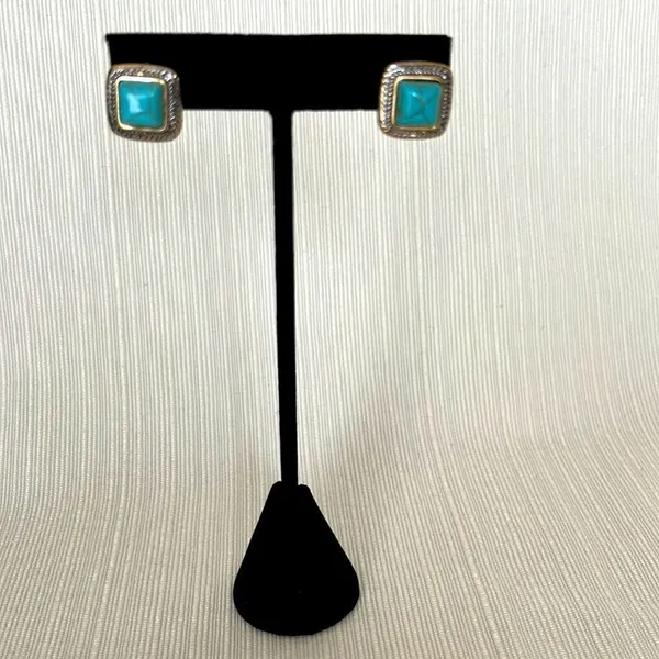 Boho Western Faux Turquoise Bracelet and Gold and Silver Tone Earrings - Image 10