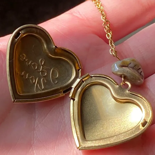 Handmade gold tone stainless steel heart locket necklace  - Image 6