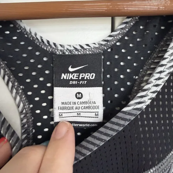 Nike Pro Dri-FIT Womens Racerback Tank Top Black Gray‎ Geometric Mesh Size M - Image 3
