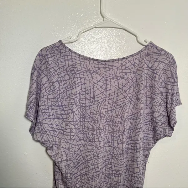 New York & Co Streetwear V-Neck‎ T-Shirt Light Purple - Image 8