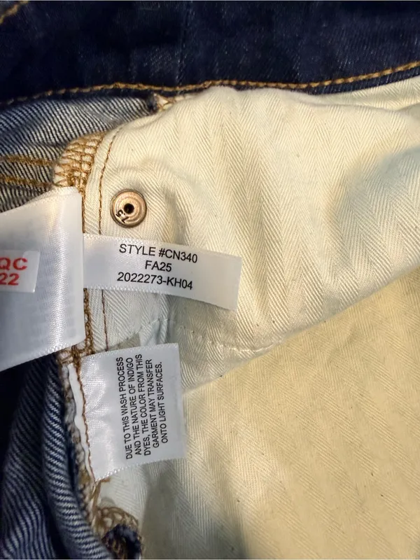 J. Crew Curvy Charley Kickout Cropped Jeans in Rinse Wash, size 33 - Image 8