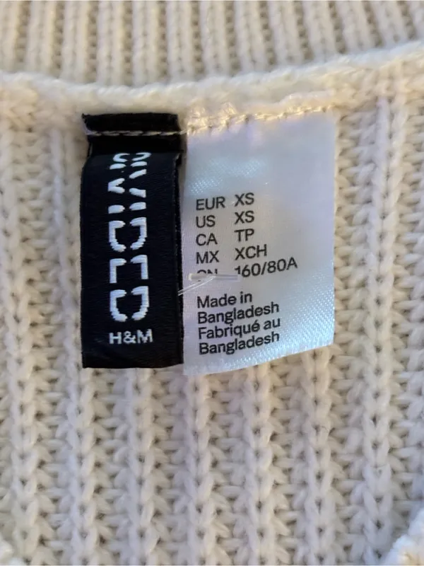 H&M Women’s Cream Ribbed V-Neck Sleeveless Knit Vest Sweater Size XS - Image 6