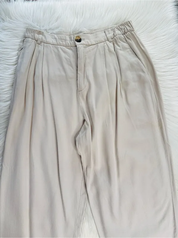 Zara Khaki Textured Fabric High Waisted Cropped Trousers - Image 2