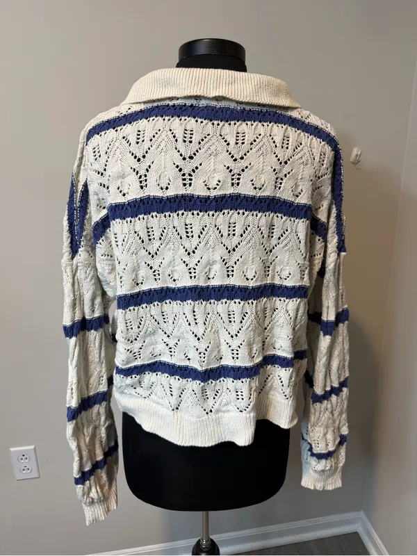 Universal Threads Cream with Blue Stripes Collared Preppy Sweater in Size XL - Image 4
