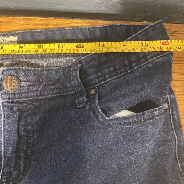 Free People Size 30 distressed denim mid rise Maggie style - Image 7