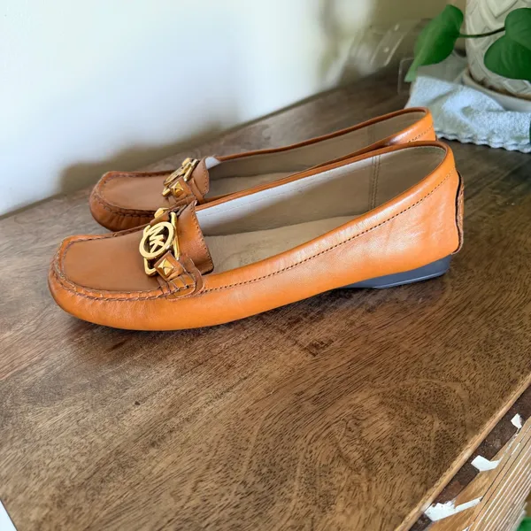 Michael Kors Fulton Loafers Womens 7.5 Tan Leather Studded Logo Preppy Moccasin - Image 7