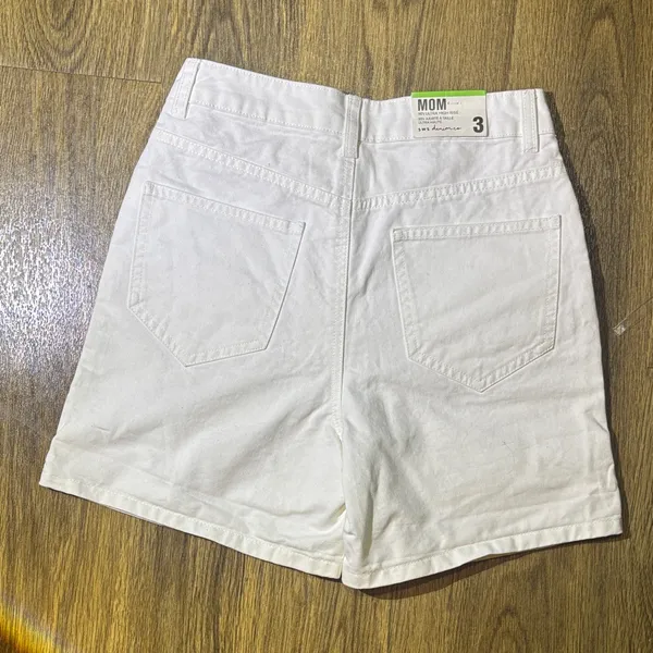 Women’s white High waisted Denim mom Shorts Sz 3 Sz‎ 26 - Image 4