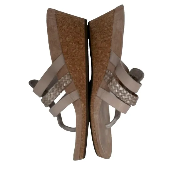 UGG Maddie Wedge‎ Sandals Women's Size 7.5 M Beige - Image 6