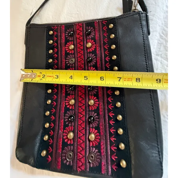 Lucky Brand Leather Crossbody Purse Black Red Embroidered Boho Tassel EUC - Image 9