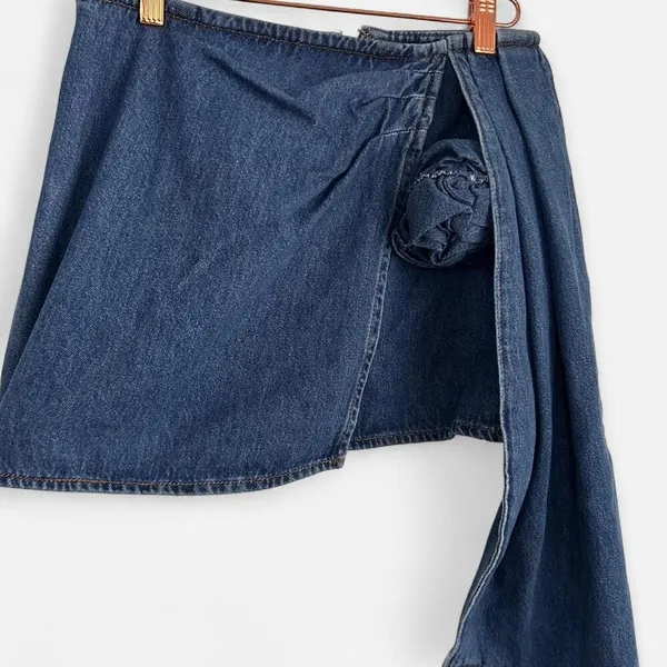 Gianni Bini Rein Rosette Dark Wash Denim Micro Mini Skirt Y2K Piece (Sz 26) - Image 2