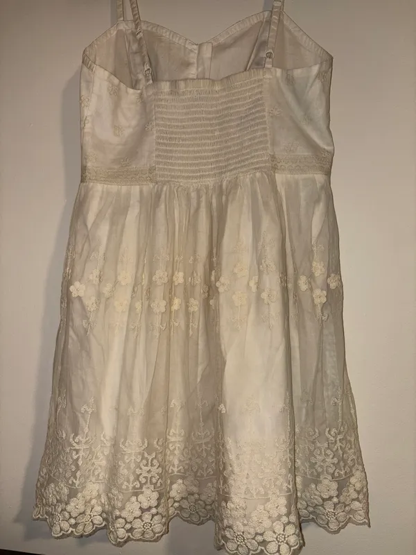 American Eagle Cream Lace Dress - Image 2