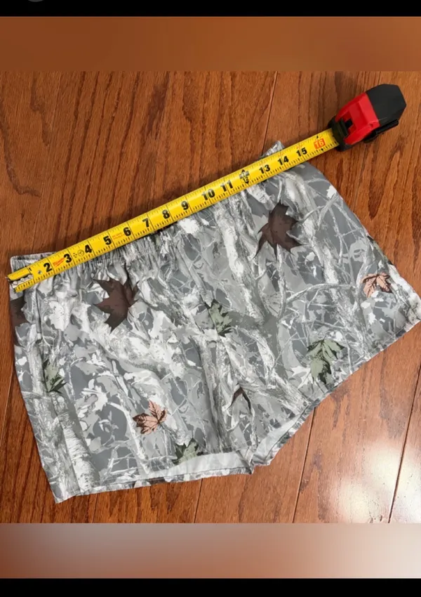 SHEIN camo shorts with side pockets - Size Medium. ***Refer to measurement. Gently warn and Excellent condition. Measurements approximately 14” waste not fully stretched out x 11.5” long. Non-smoking home. Sold as is. Priced to sell at as is condition. If you don’t like my price make reasonable offers. - Image 5