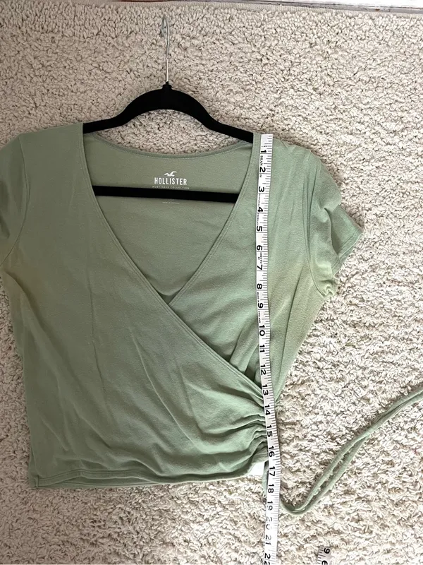 Hollister Sage Green Faux-Wrap Short Sleeve Crop Top - Image 4