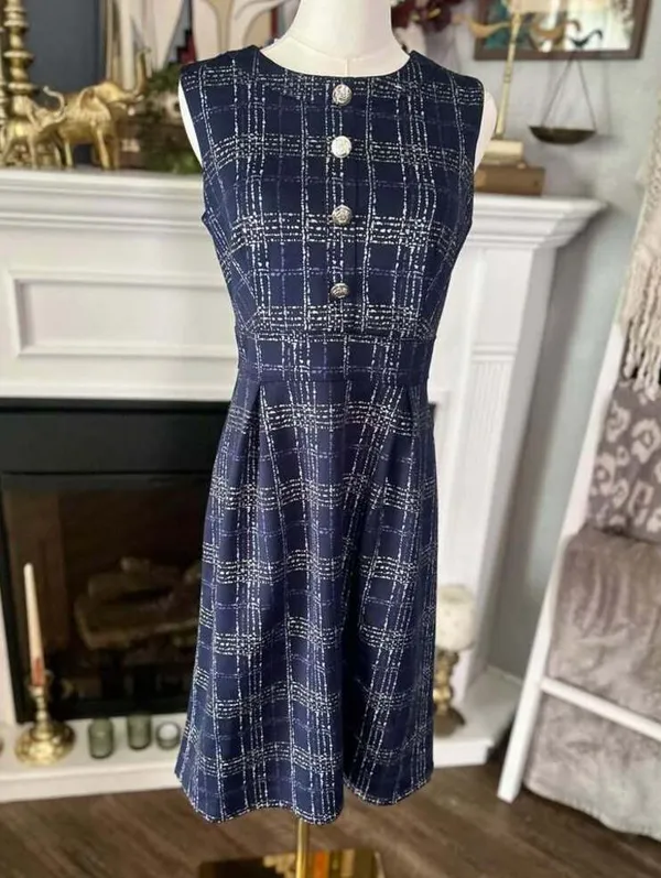 Enfocus Studio Navy Blue Sleeveless Plaid Dress with Decorative Buttons Size 4 - Image 4