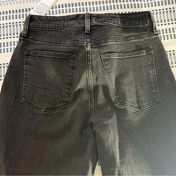 NWT Abercrombie & Fitch Curve Love High Rise Mom Jeans: Washed Black, Size 28 - Image 12