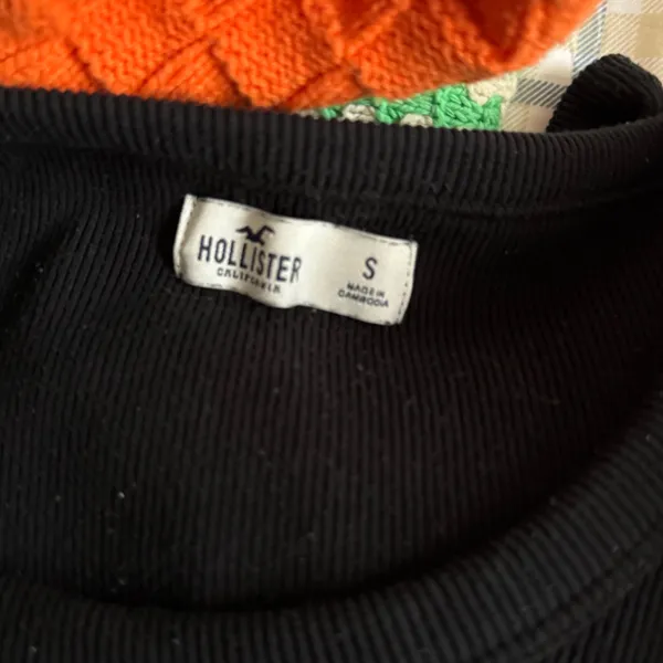 Hollister Black Long Sleeve Tee - Image 2